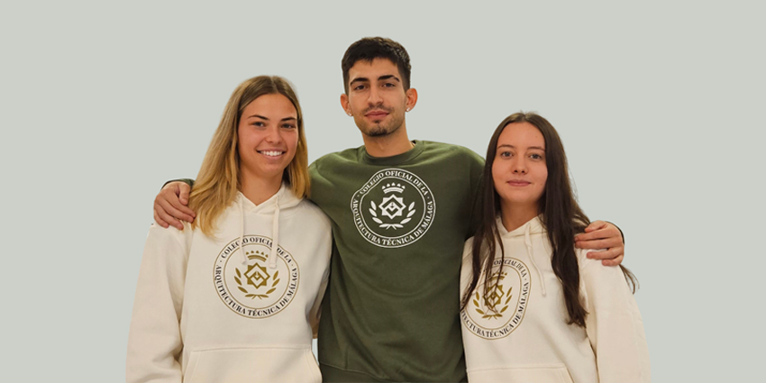Alumnos de la ETSIE-Granada posan con la nueva sudadera del COAT-Málaga durante su reciente visita a nuestro Colegio.